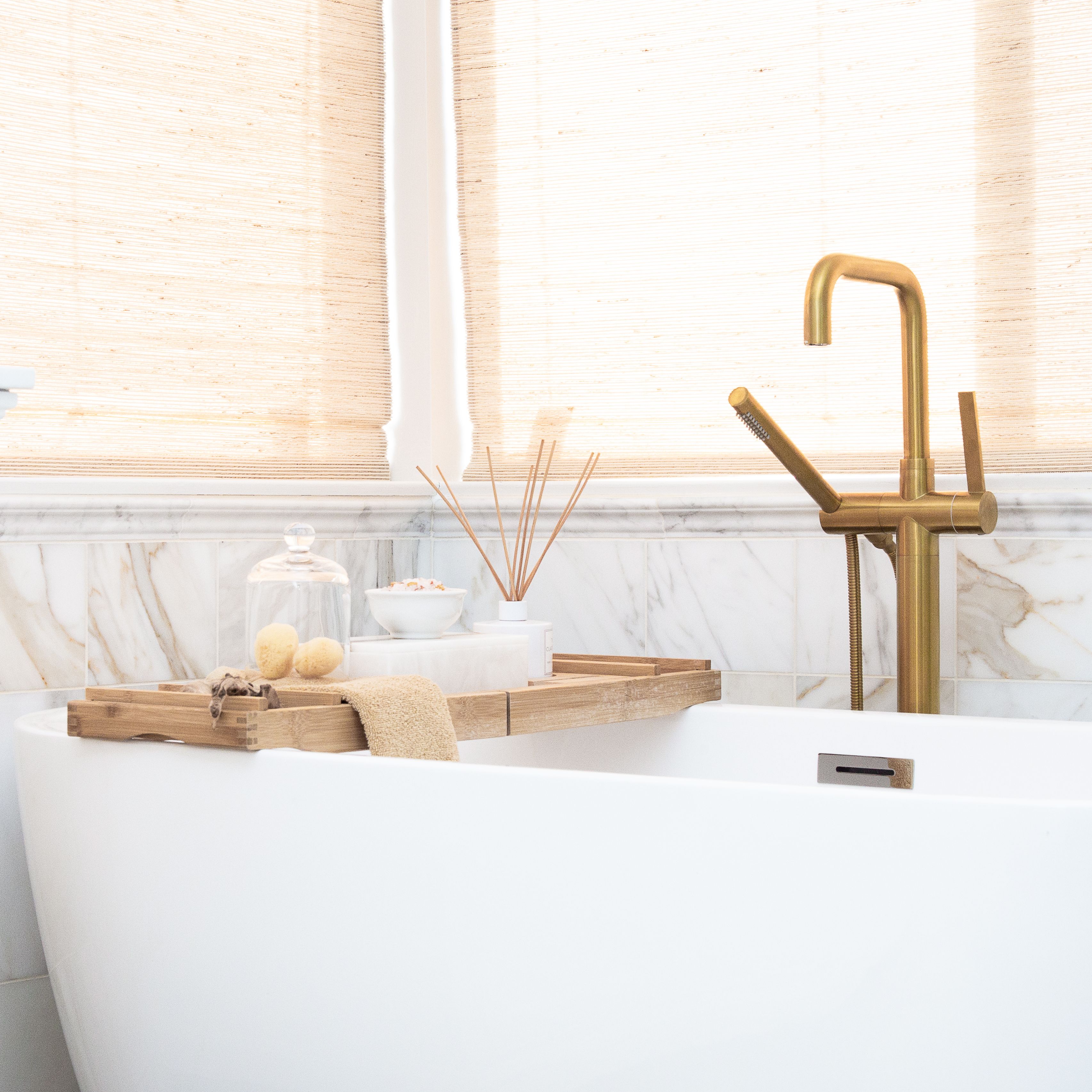 Crown 1.875" x 12" 1.875" x 12" Calacatta Gold Straight Shot