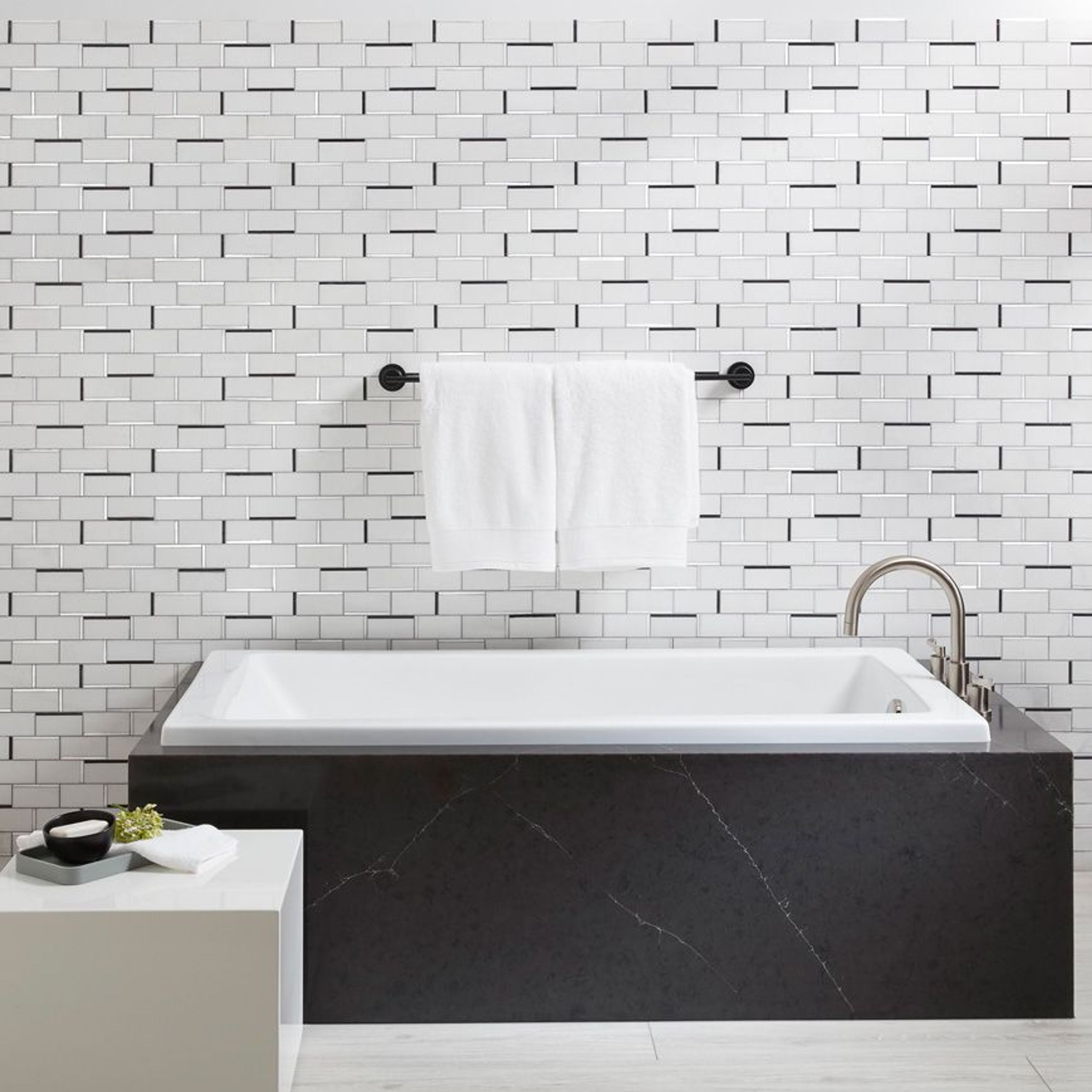 Cubist: Abstract Mosaic Nero Marquina 72083