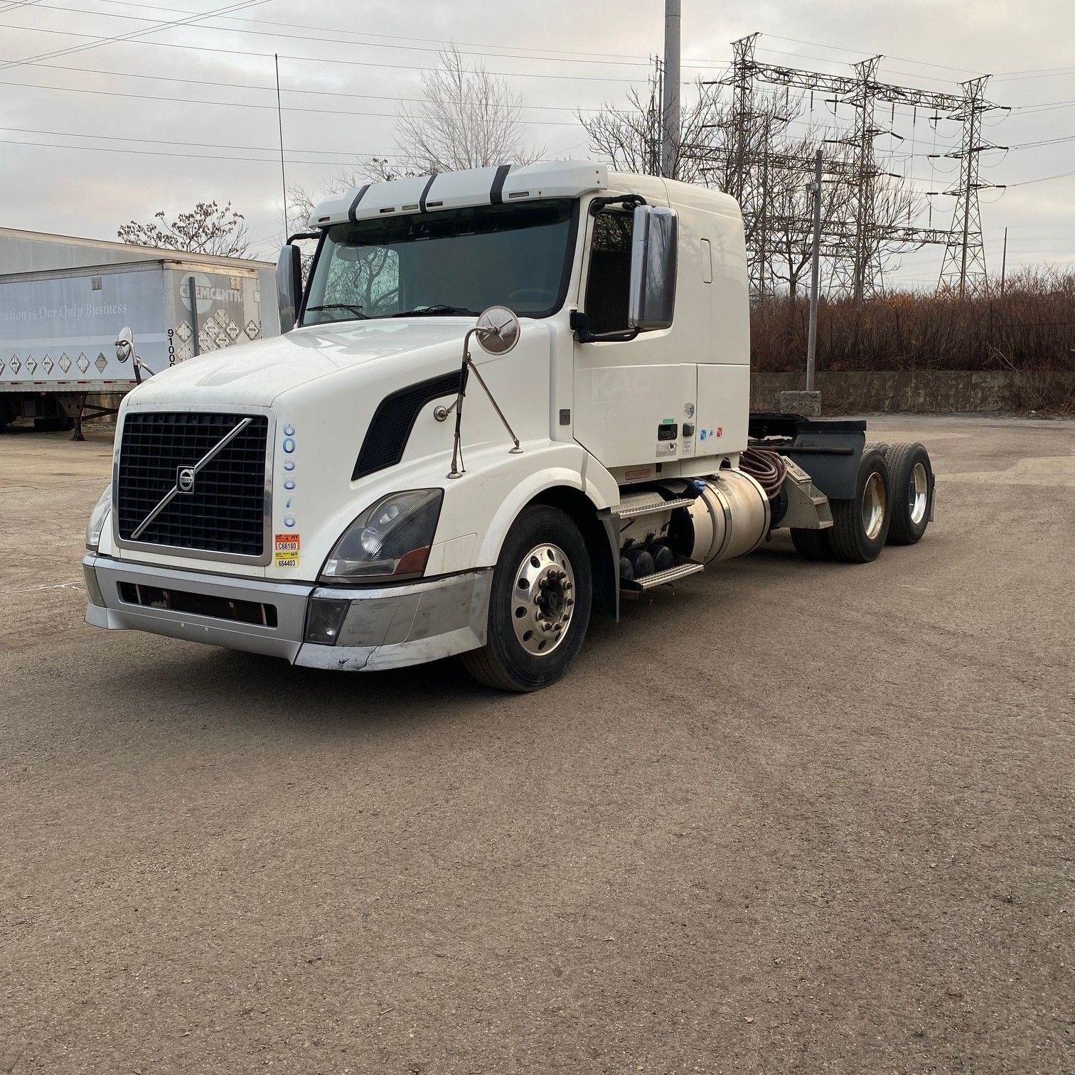 2013 Volvo VNL64T-430 Sleeper | KAG Used Equipment